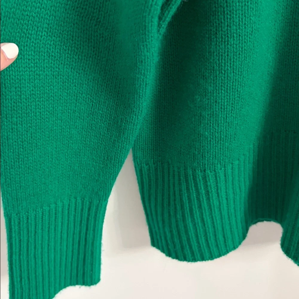 From Future 100% Cashmere Green Mock Turtleneck Sweater - Picture 3 of 14
